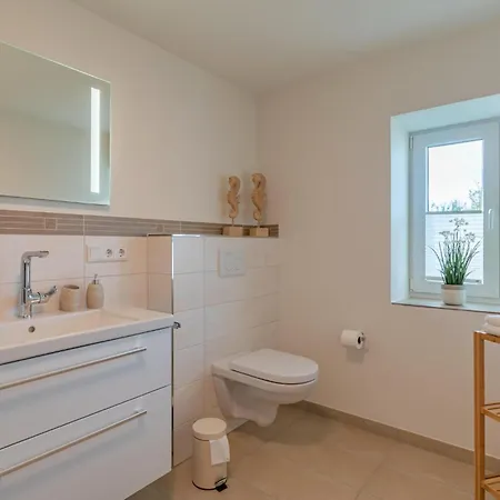 1 Bedroom In Apartment