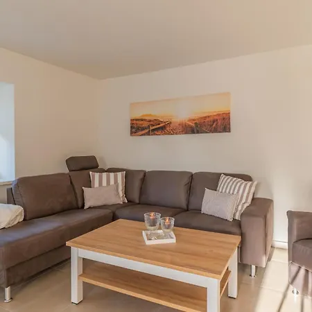 Apartment 1 Bedroom In